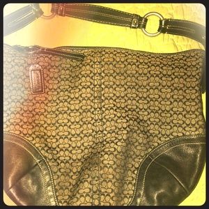 Signature Coach Black Hobo